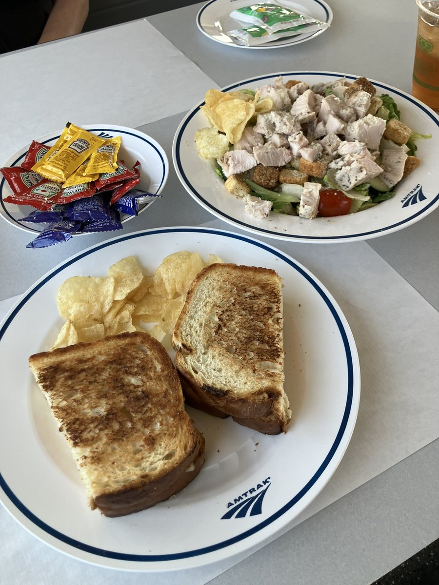 Opsydaisy4's tweet photo. Lunch at Amtrak https://t.co/NbD299ObXt