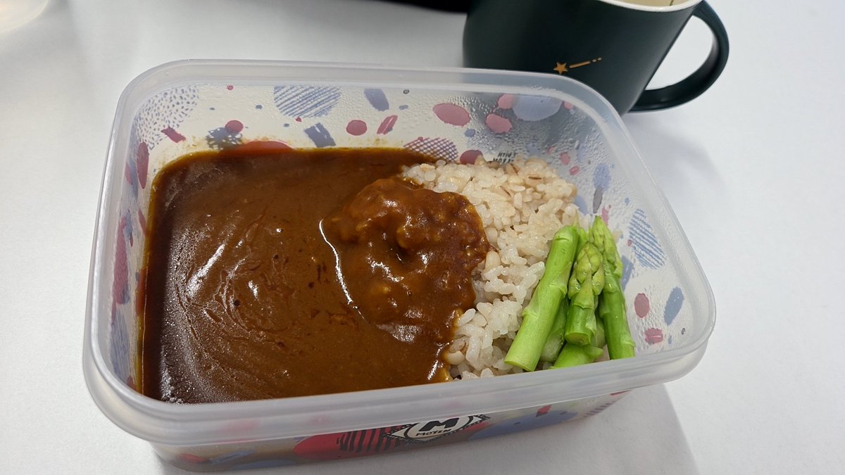 tanu_kitune's tweet photo. 昨日のライブで喉が終末だし、弁当が限界(弁当···?) https://t.co/f92xkIt25L