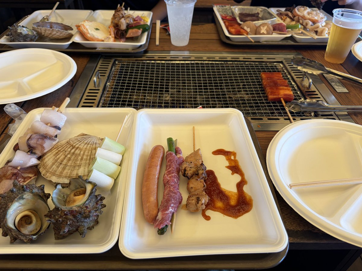 CookiemanLc's tweet photo. 海鮮BBQきた。値段高すぎてびびったけど美味い https://t.co/s3v0RBzxwV