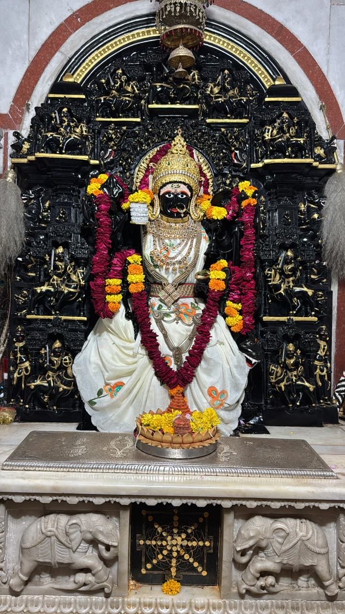 aja21031982's tweet photo. माँ त्रिपुरा सुंदरी आज के दर्शन ( 10 अगस्त 2026 ) #maa #maatripura #maatripurasundari #jaymatadi #banswara #rajasthan #india #banswara #Rajasthan https://t.co/ORzlYVsb5P