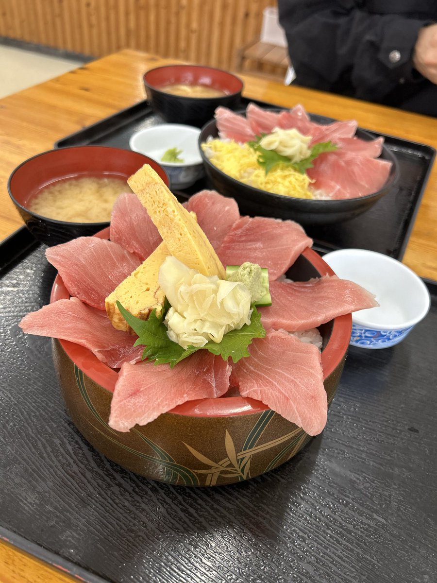 jun1111jun's tweet photo. 漁港マグロ丼ツーリングwithパフェ https://t.co/WYU0c1LFH8