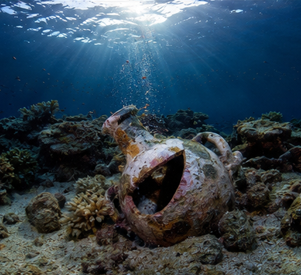 Divemaster_hyde's tweet photo. 流木の影が長くのびる、静かな午後だった。

この静けさ、大切な誰かに届けたくなりませんか？

#水中写真 #scubadiving #underwaterphotography #海 #diving #沖縄の海 https://t.co/iX5eUkh3L3