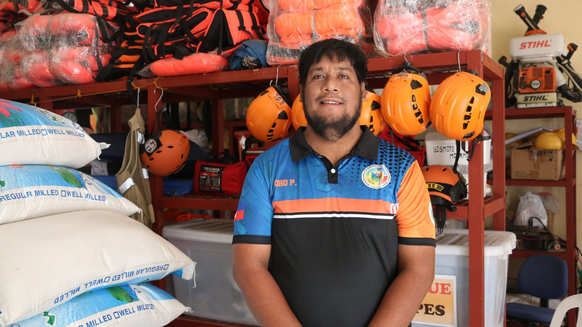 WFP_Philippines's tweet photo. On the frontlines of frequent typhoons, local responders in Catanduanes are now better equipped to respond to emergencies through enhanced preparedness efforts &amp; trainings.

Together, the 🇵🇭 Government &amp; WFP are building stronger disaster management systems. https://t.co/eyXE1SQmdk