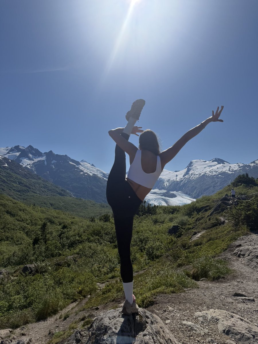 Alexa542442's tweet photo. A very beautiful place! 
I’d love to go back there!

#HikingLife #NatureVibes #OutdoorActivity #ActiveLiving #HealthyLifestyle #OutdoorCulture #GetOutside https://t.co/CH46SmqM2X