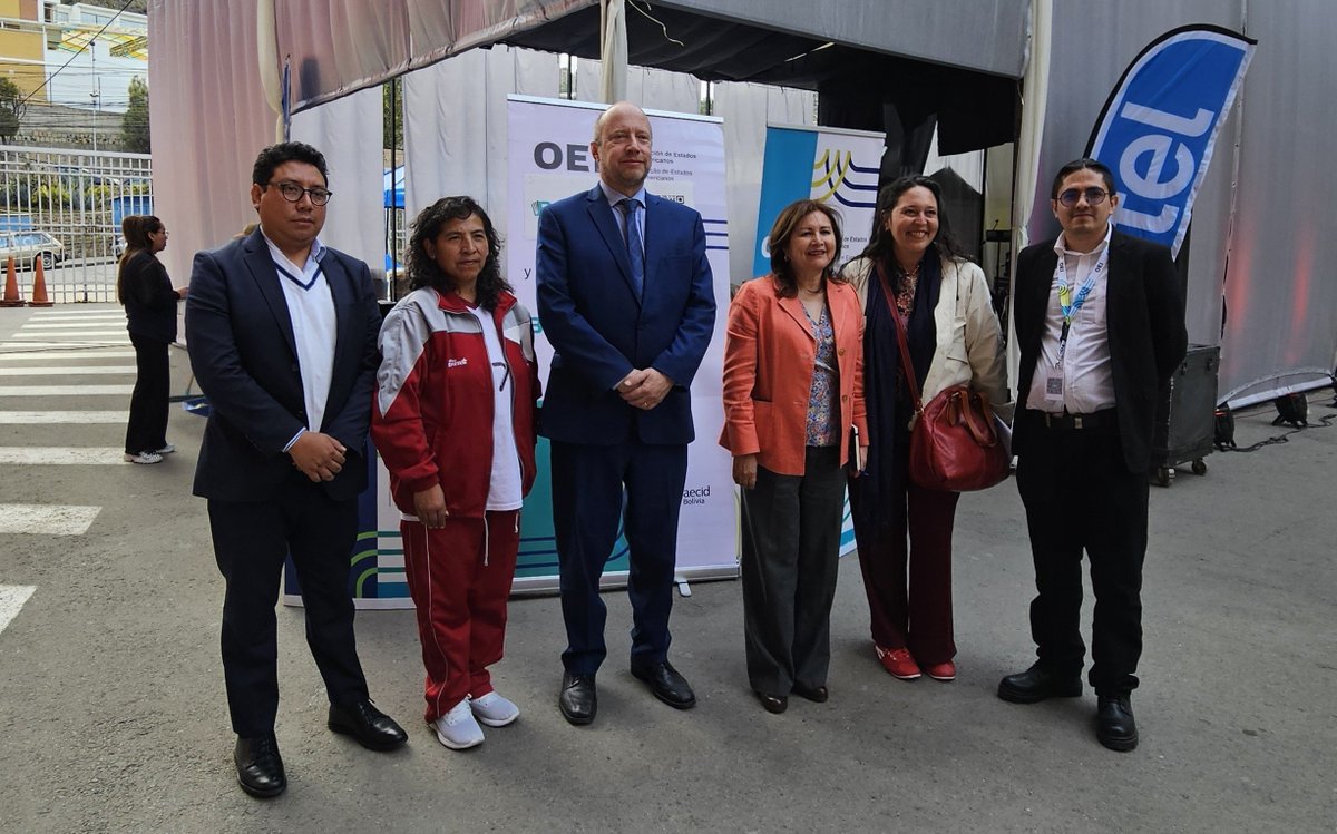 bolivia_oei's tweet photo. 📚 En el cierre de la 30.ª Feria Internacional del Libro, presentamos el Estudio Regional de Políticas Públicas y Planes Nacionales de Lectura, Escritura, Oralidad y Libro en Iberoamérica, impulsado por la OEI.
#30FIL #OEI #Lectura #Libro #Iberoamérica #Cultura https://t.co/cB1zlr0lK8