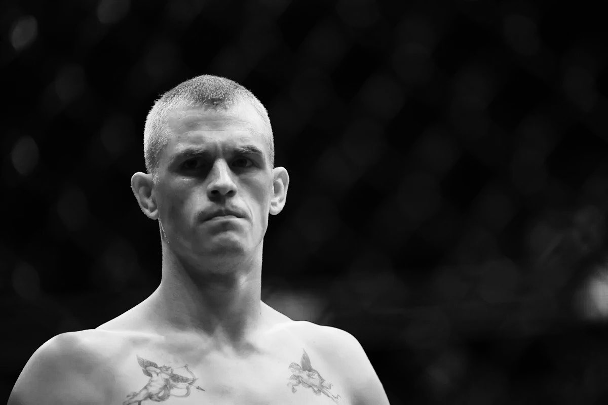mmagoat420's tweet photo. this is the absolute last moment to hop on the garry train folks…👋🫡

after we desecrate pisslam in philly i don’t want to see none of you twisted fucks that had the NERVE to pick that fraud switch up🤢🤮😂😂✌️

we run this damn game 👑🇮🇪☘️#UFC330 #CuckchadoEra #AndNew https://t.co/kavDQWA1E8