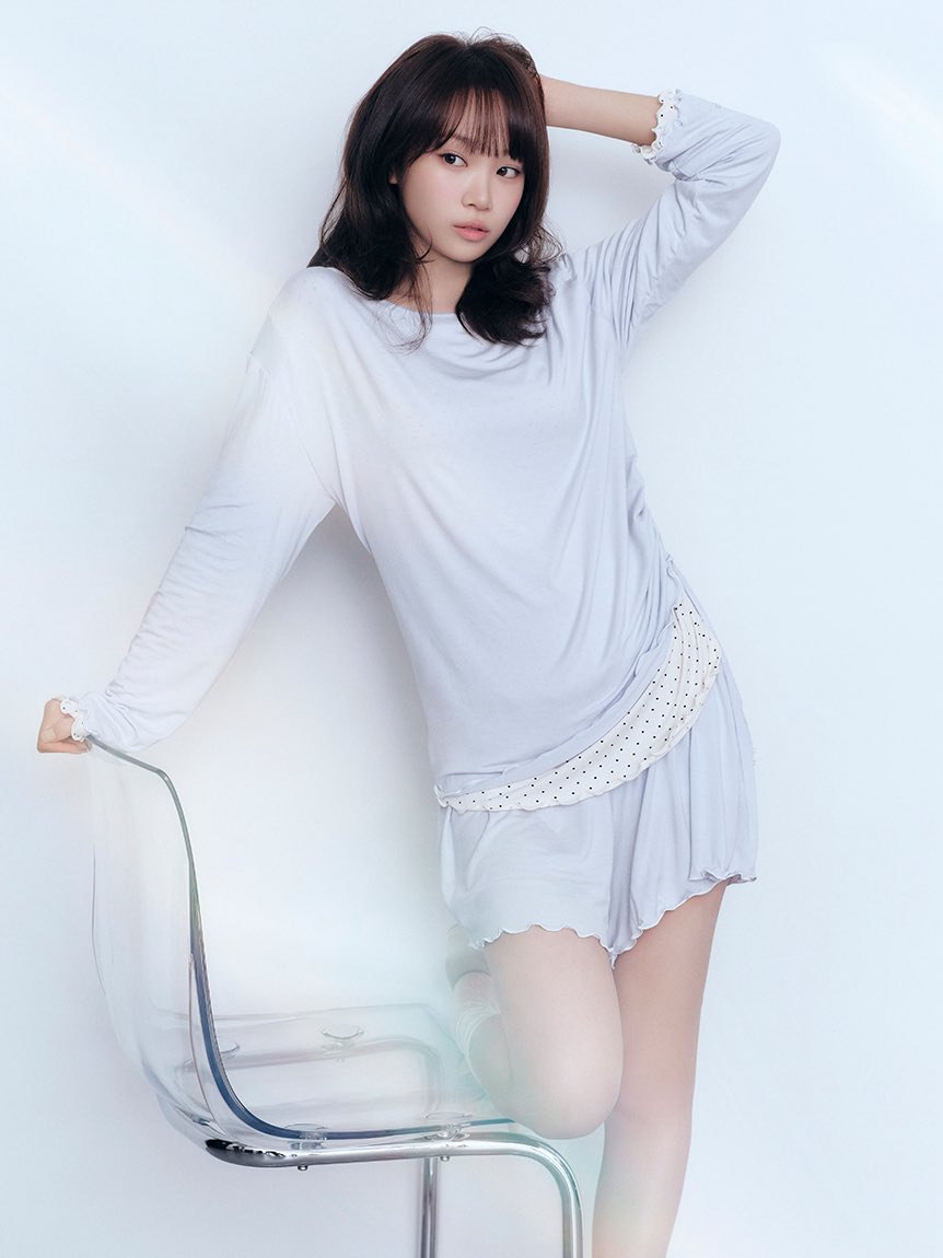 sserapics's tweet photo. KIM CHAEWON !?? https://t.co/quPlWS0OSh