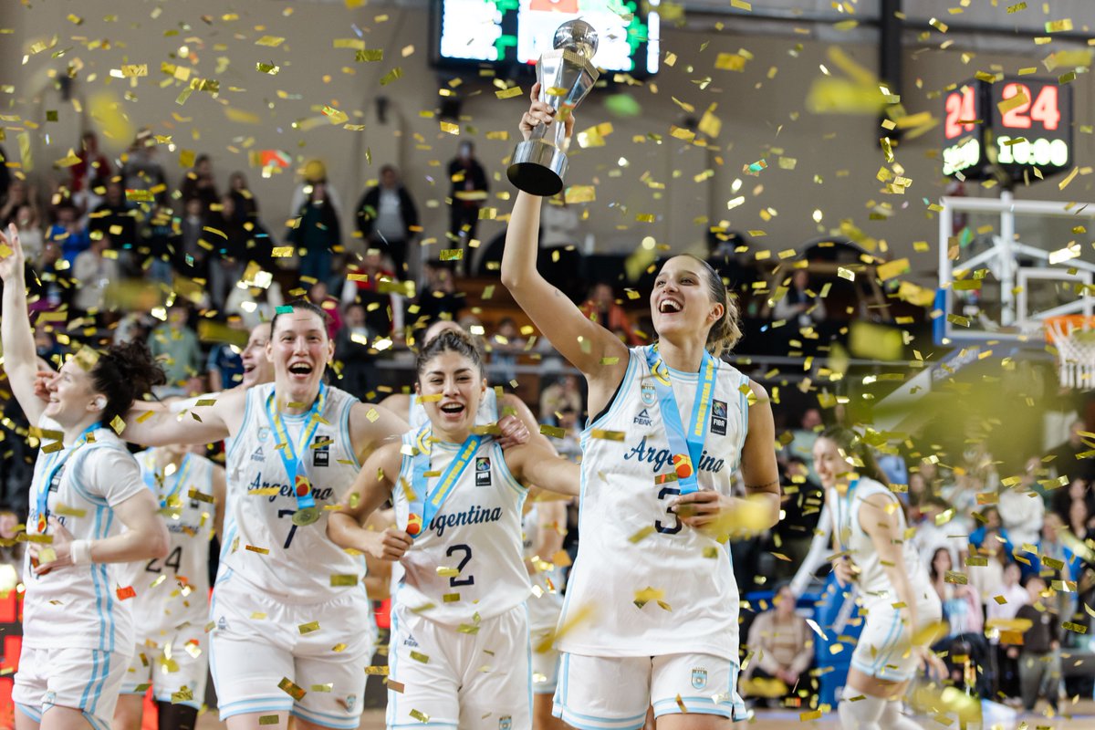 cabboficial's tweet photo. 🏆 ¡𝐂𝐀𝐌𝐏𝐄𝐎𝐍𝐀𝐒 𝐒𝐔𝐃𝐀𝐌𝐄𝐑𝐈𝐂𝐀𝐍𝐀𝐒!

GRACIAS SELECCIÓN 🩵 https://t.co/Q2pJyoJK5q