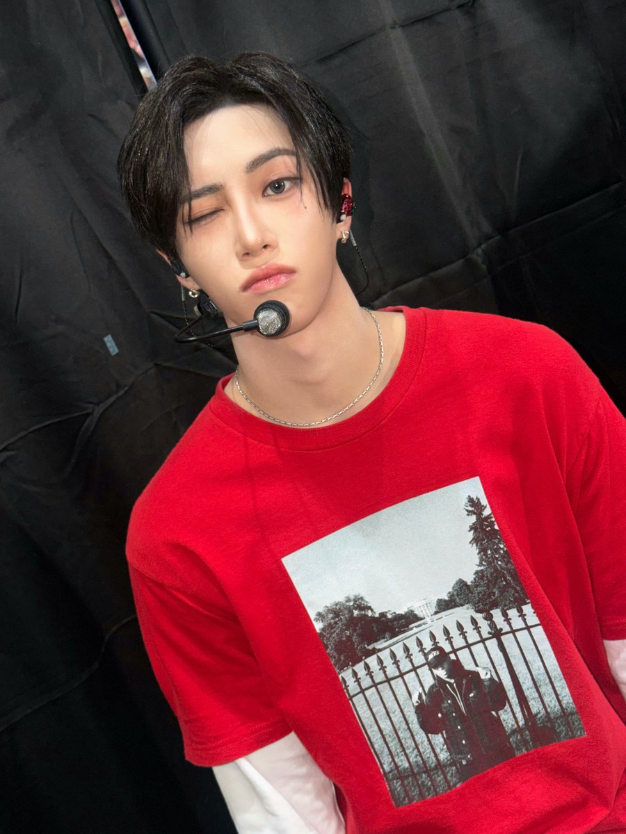 ZJH_27's tweet photo. 260810 #아르노 🏖️ https://t.co/yyiRy6FiF7