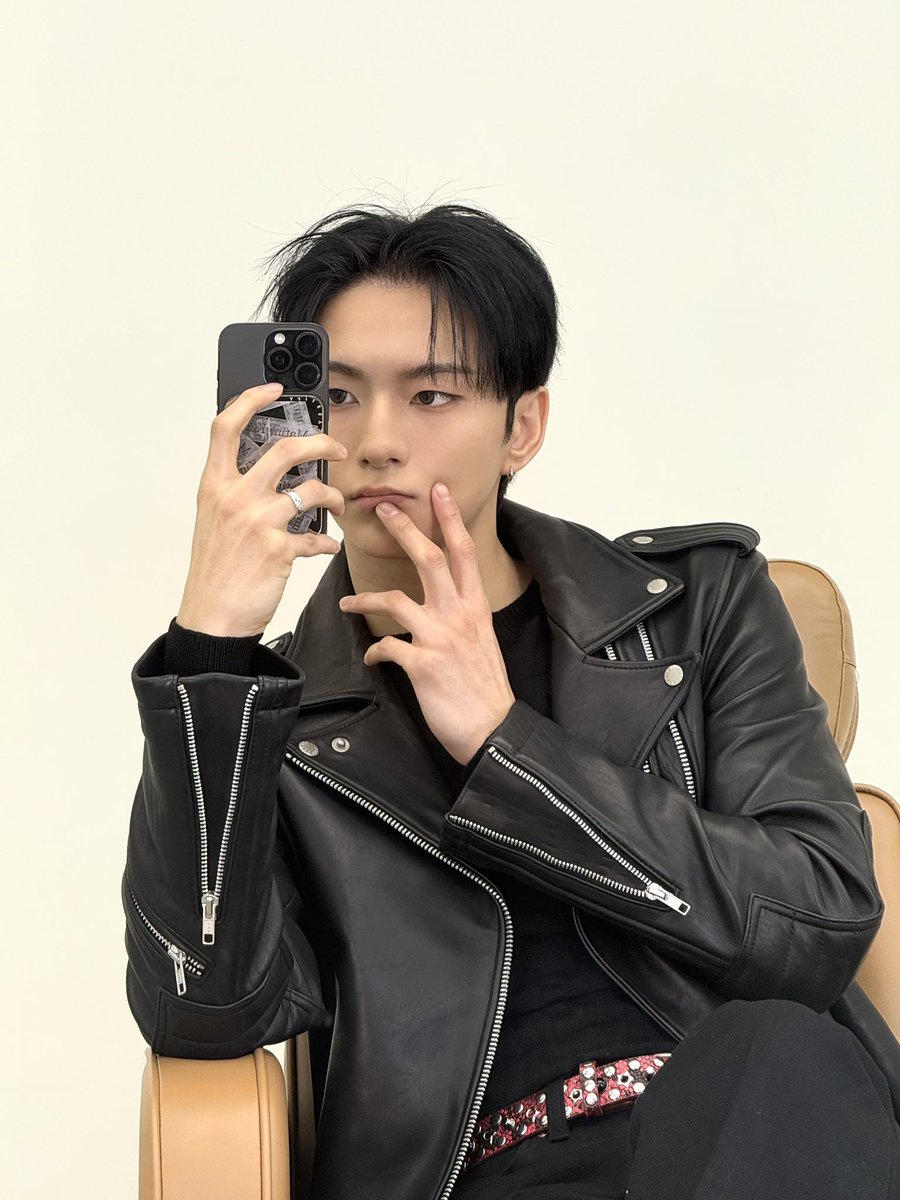 odeethelobster's tweet photo. 오승민 X나 좋아서 개억빠하고싶어짐 
어떻게 이름부터가 오.드? ㅈㄴ카리스마있어 https://t.co/9sFyCBIU5a