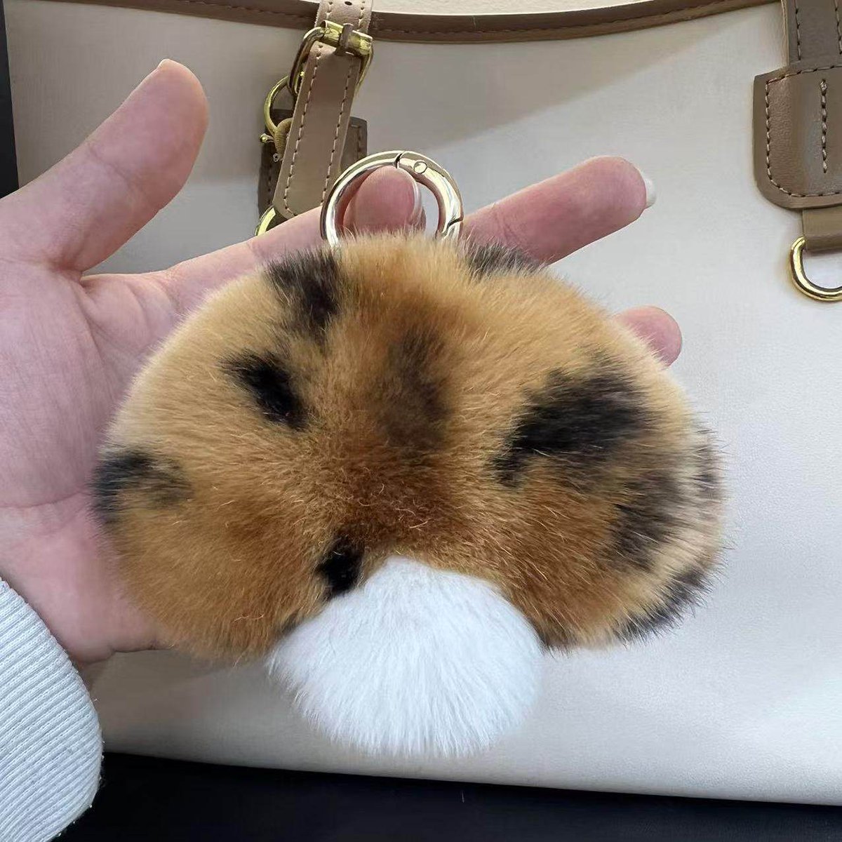 SHujaifa's tweet photo. Just finished this cute hand-knit mushroom keychain  Handmade with love, perfect for sprucing up your bag! #HandmadeCrafts https://t.co/totJ3fhd57