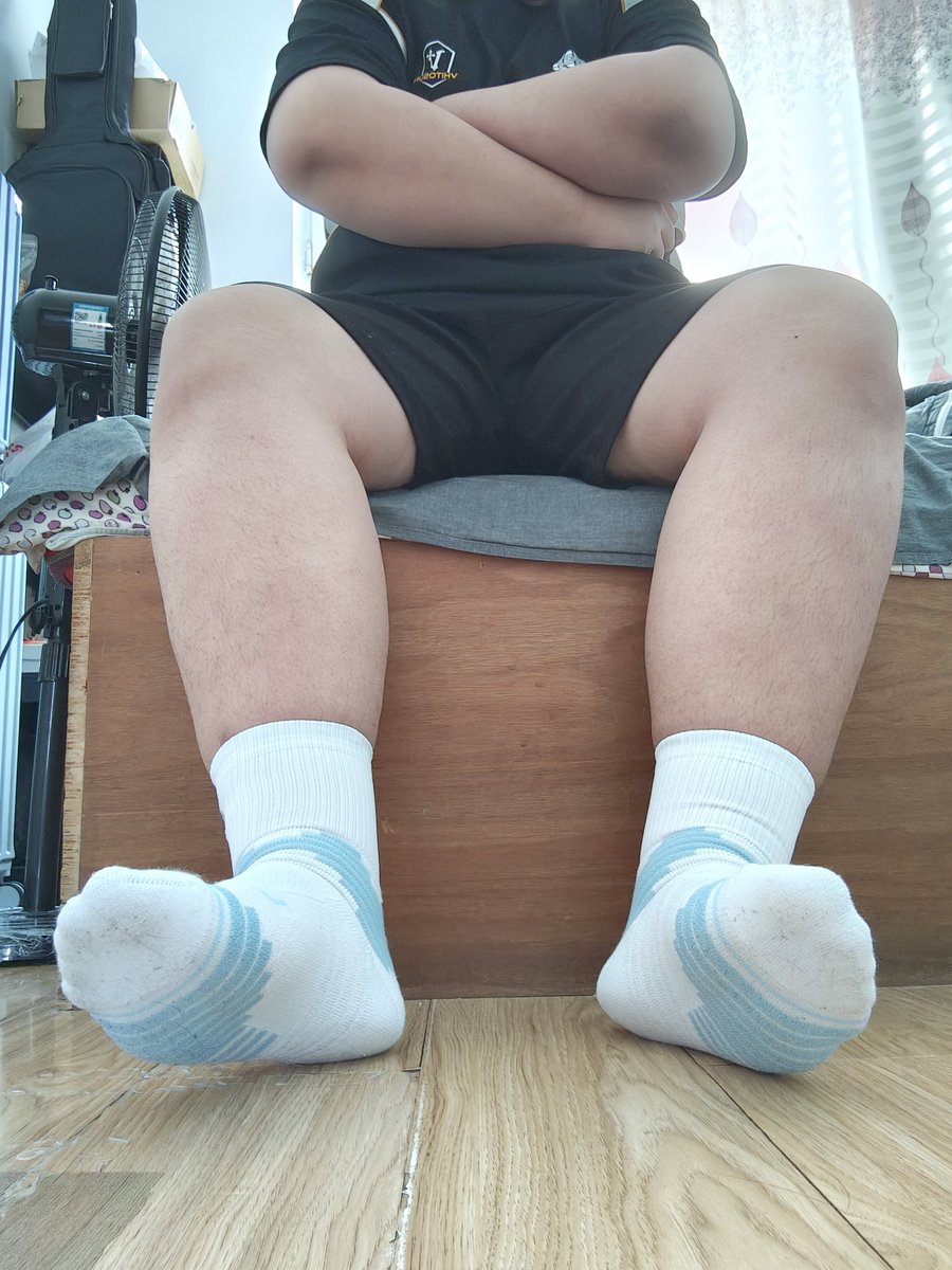 weep826's tweet photo. 想被我踩还是想踩我 https://t.co/ppnBWbtX3R