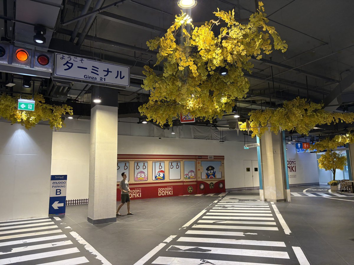ririkaparty's tweet photo. パタヤにドンキが来る！🔥
パタヤ在住歓喜！🥺😭🙌

パタヤもスシロー、ニトリ、ダイソー
一風堂、ユニクロ、幸楽苑、かつや、ペッパーランチあるから過ごしやすくなってきたね！☺️

タイバージョンのドン・キホーテの歌も聞けちゃうのね🩷😂 https://t.co/OQ2WkyRtOT