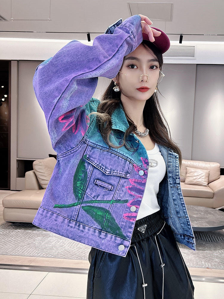 roselyn_mejay's tweet photo. Just finished customizing my old denim jacket with hand-painted constellations u0026 fabric paint! Thrift flips = my go-to chill Sunday craft.  #DIYCrafts https://t.co/xg5DIAYzTf