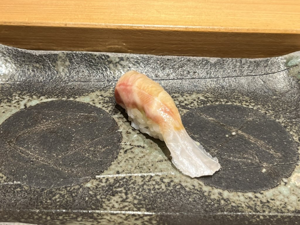 yosii_46's tweet photo. いやはや、高いけど素敵なお寿司屋さん https://t.co/abLSsSe9Qd
