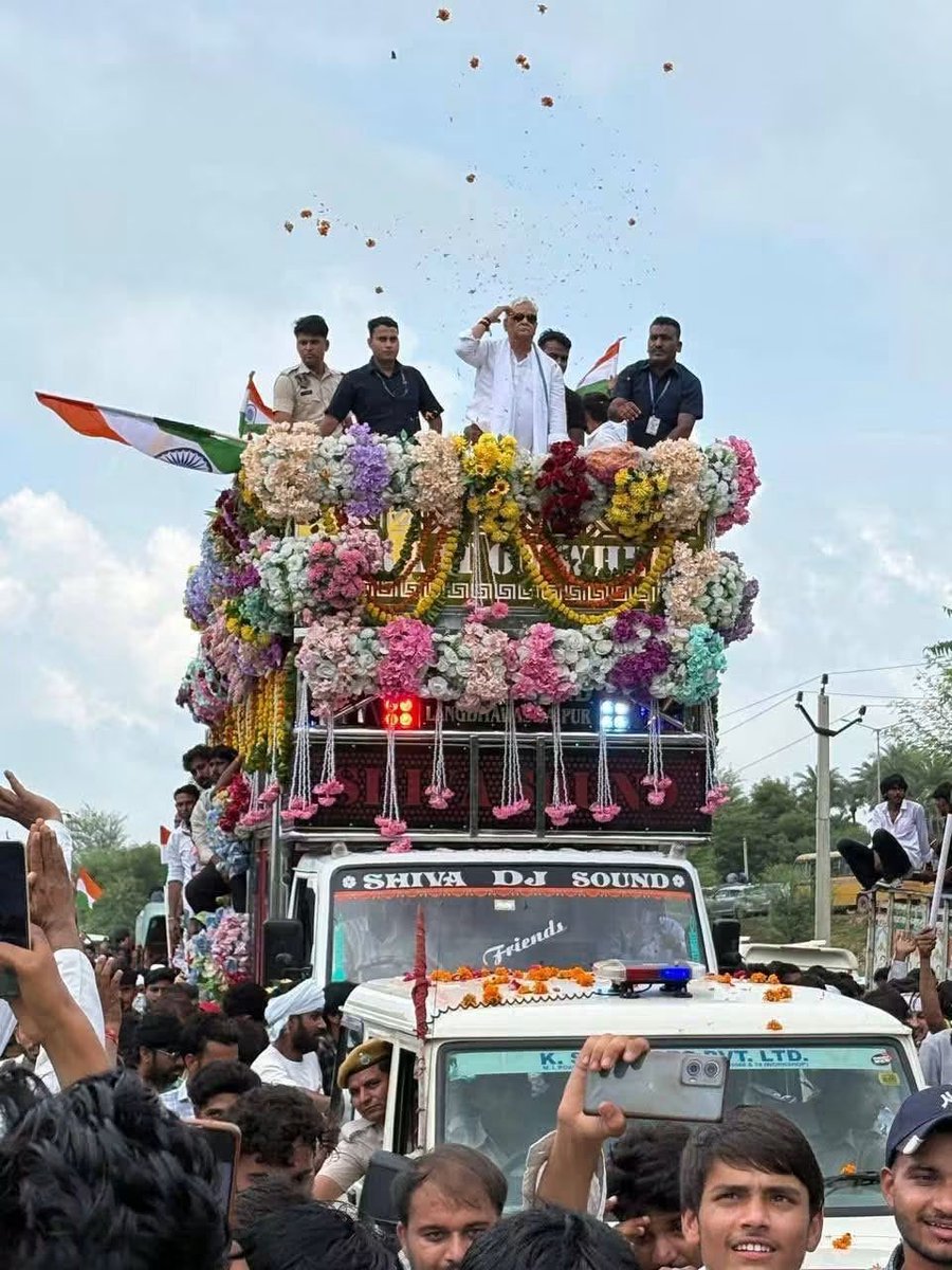 TheMeena_Samaj's tweet photo. आदिवासी दिवस पर जनसैलाब
   एक आरक्षण विरोधीओ के लगी आग...!!

      ईट से ईट बजा देंगे आरक्षण पर आंच आई ...!
हम हैं माटी के लाल .. https://t.co/4qwhtaGU4z