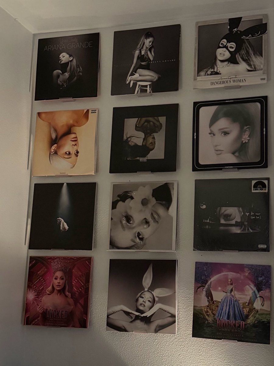 oxcarxavierxx's tweet photo. wall update https://t.co/0jiLfeZ8Uu