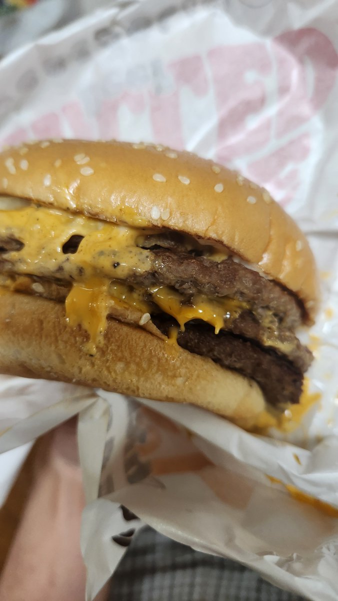 SEN_plus_A's tweet photo. バーキンのダーティー・ザ・ワンパウンダー食べてみた
でけぇwww
うめぇwww https://t.co/FRf5RTOV5S