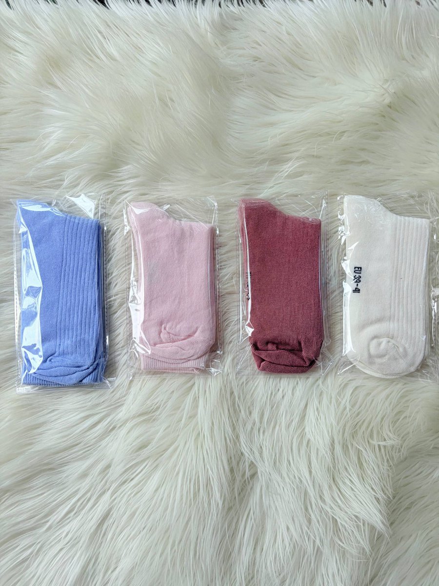 fortunasocks's tweet photo. Haloo halooo yg nyari kaos kaki ini boleh yuk diorder kaos kaki polos warna🥰

💸 15k/3 pasang
🏘️ Jabar
✅ inc admin oren &amp; packing

t. #zonauang️ #zonajajan https://t.co/yjVithSlP0