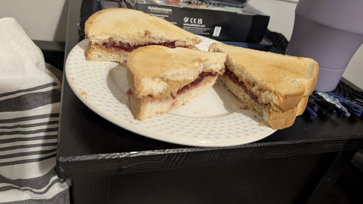 edgardenofedem's tweet photo. he was whipping up amazing foods like making happiness https://t.co/BZncxLvd8C