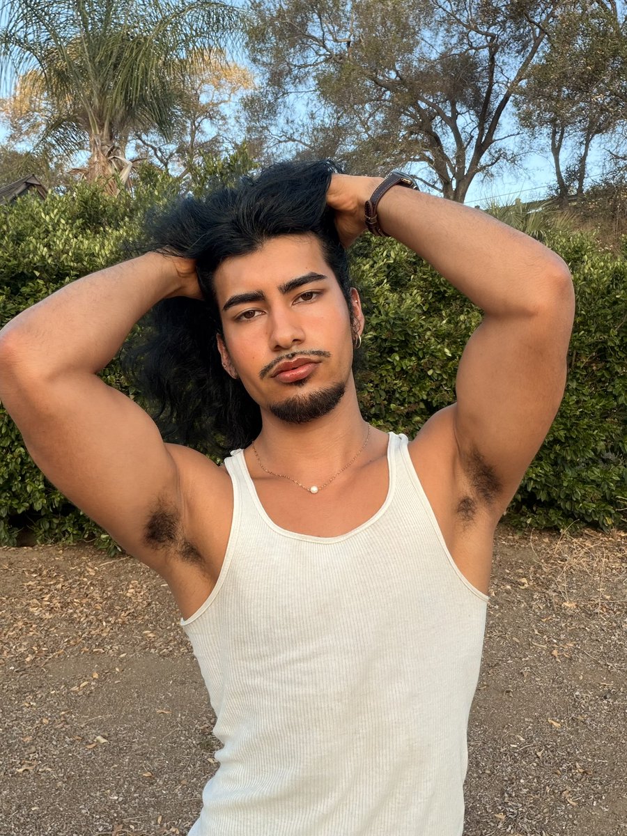 Yon_Amana's tweet photo. Needdd cool moots
. I’m 21
. I like fashion/sewing
. I hate ai
. I’m liberal asf
. I love photography
. Idk moot me up
#moots#mootme#oomf#friends https://t.co/ugKEwDDfuB