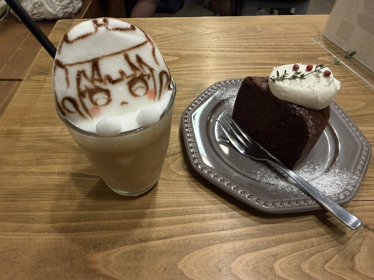 tama_nekonyanya's tweet photo. ゆったりカフェに来ました✨️
スイーツも美味しかったけどラテアートが可愛い…!!

 #まのさぼ
 #まのさばぬいぴ部
 #hatcoffee https://t.co/YNehc5GmUn
