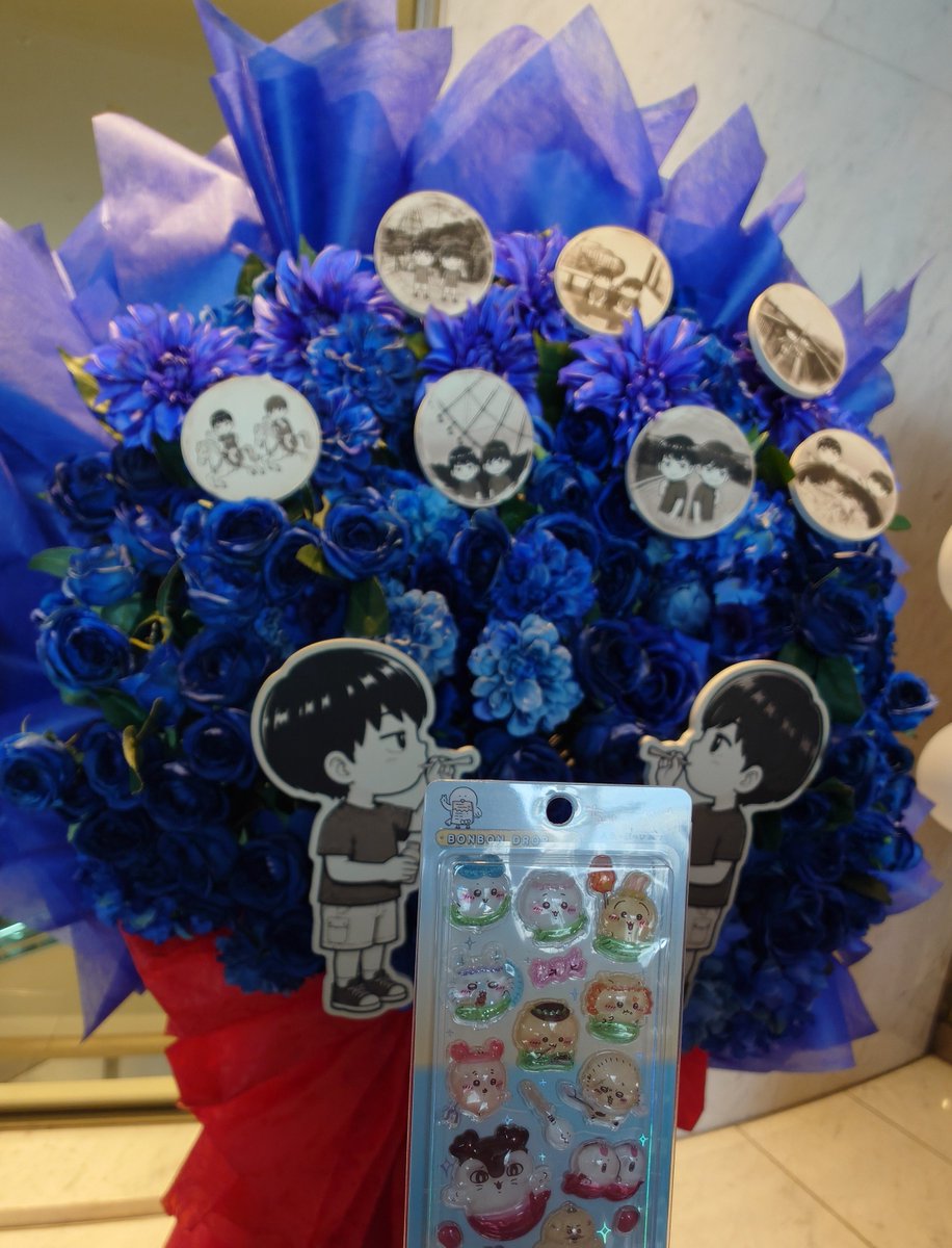 kei_leap's tweet photo. 昨日は朝ちいかわ映画を見たあとに、ゆっけとまーぼーのイベントでした！
古川さんのうさぎのマネ、最高だった 笑
参加させていただいたフラスタといっしょに…✨️ https://t.co/hLgdjR26jW
