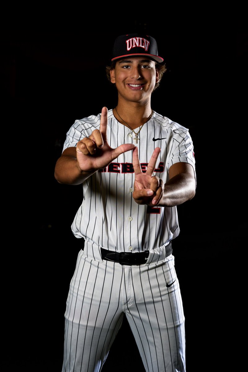Jay_jim99's tweet photo. Commited! Go rebels!❤️🖤 https://t.co/Km7JxJ79aP
