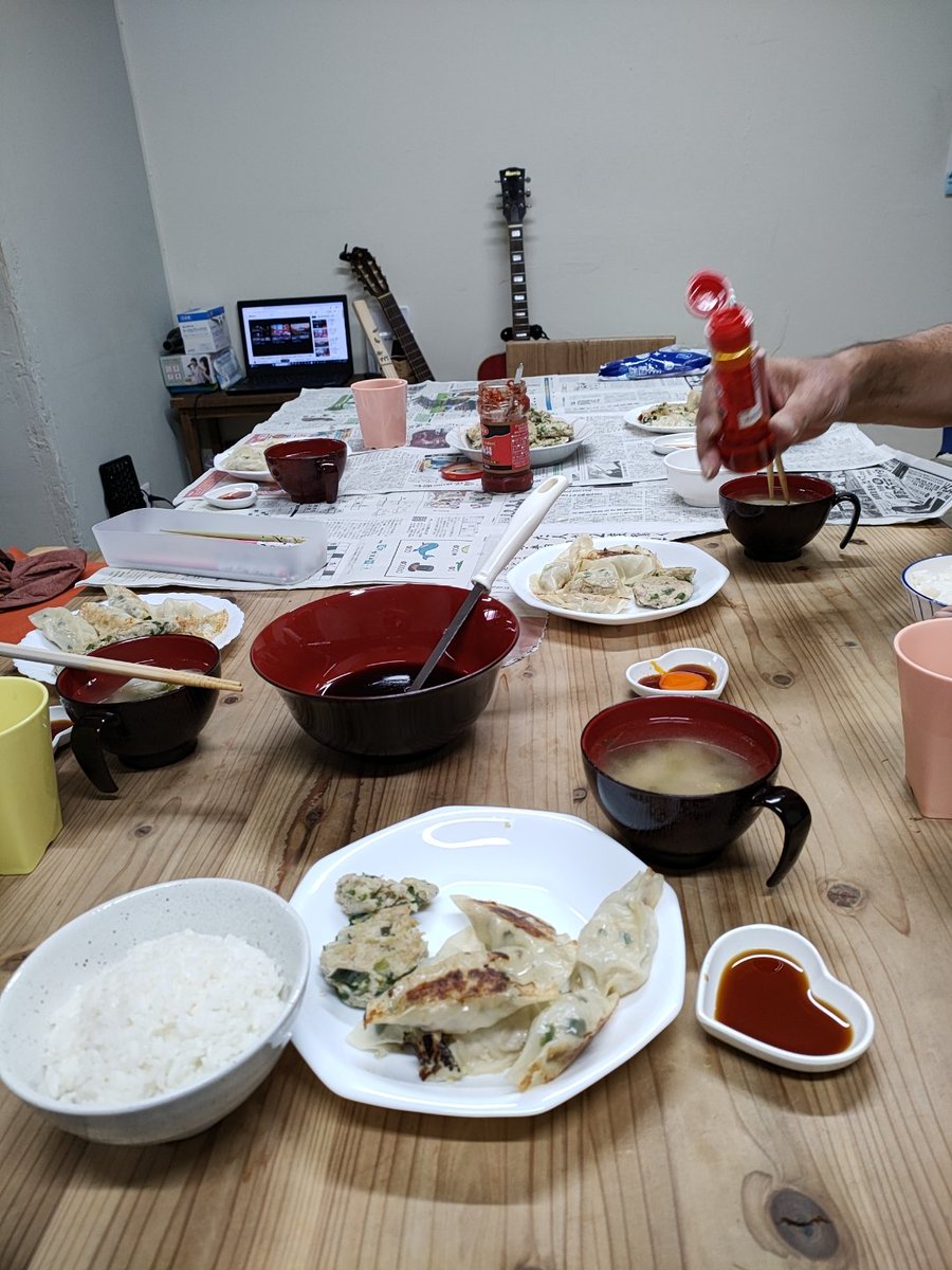 EPSChiroba's tweet photo. 今日のお昼は餃子と水餃子です。皮以外は手作りの本格派で美味しいです！ https://t.co/55zzid8eu5
