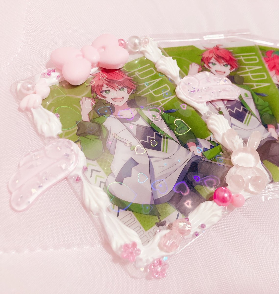 loilro's tweet photo. まーじでケース可愛くて鬱こんな可愛いの私には似合わんどうしよう( ‘ᾥ’ ) 頑張って可愛くなって似合う女の子になる🤏🏻🍓 https://t.co/UK5AkEeHod