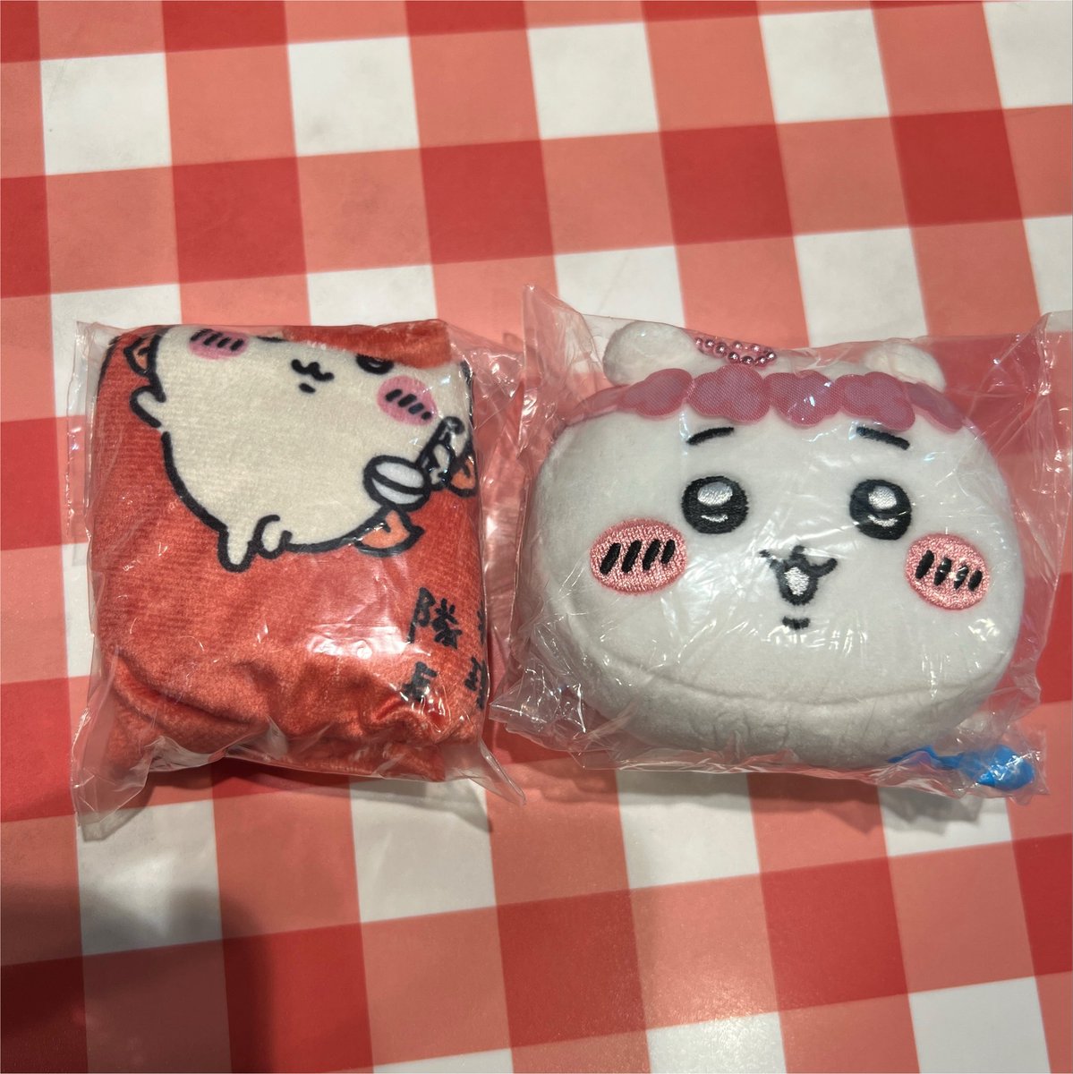 __nenexk's tweet photo. ちいかわ　もっちる　フェイスマスコット　巾着ポーチ　ガチャガチャ　交換

譲：ちいかわ　シーサーとくりまんじゅう
求：2.3枚目⭕️ うさぎ　島二郎

郵送での交換希望
お気軽にお声掛けください！ https://t.co/5LdkFSrEJW