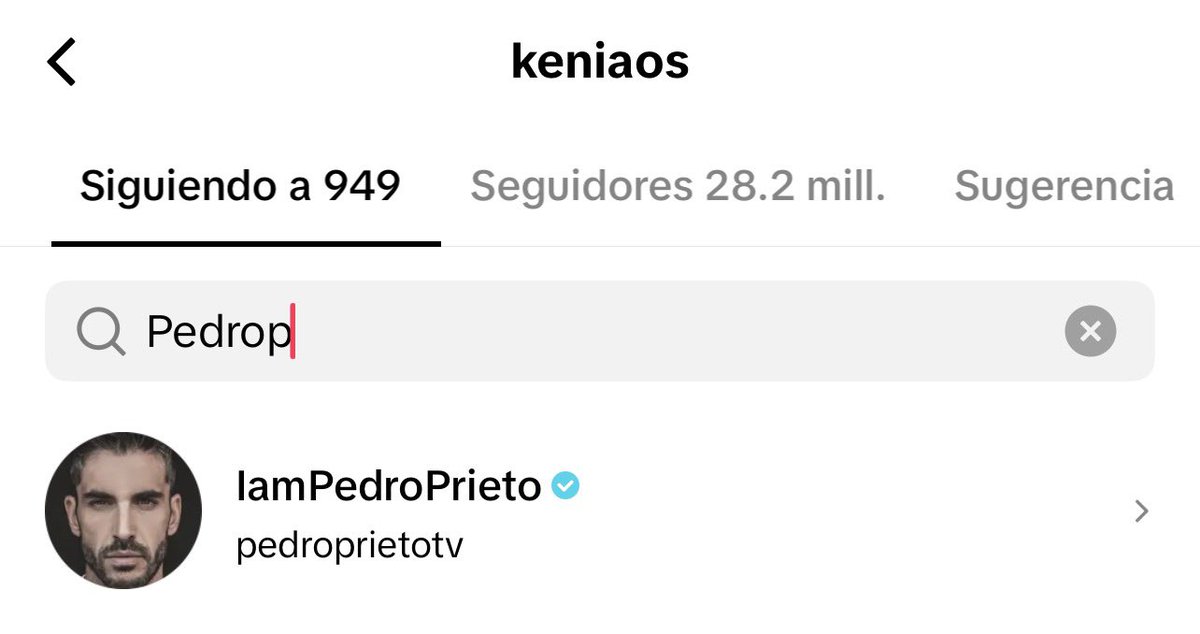 PedroPrietoTv's tweet photo. Kenia Os me dió a seguir. Oficialmente soy un kenini más! A mucha honra! Ahora que hace un kenini? https://t.co/fm65ABEnbC