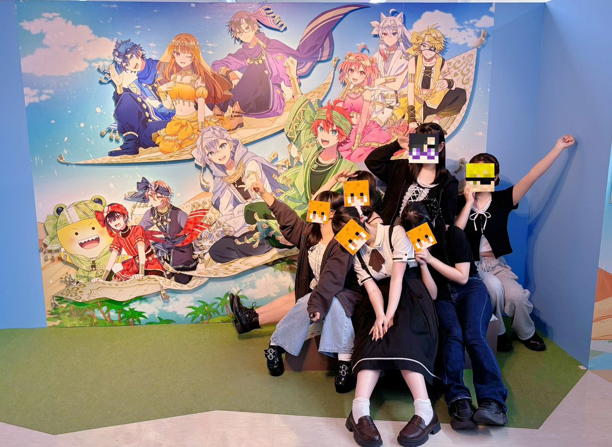 nyan_jaga's tweet photo. 𝝑𝝔@eto_cp .*
遅くなりましたが、31日に大好きな同担ちゃんと行ってきました🧡
お友達集めて絨毯に乗ったり、えとちゃんパワーで砂時計壊せないか奮闘してみたり💭
賑やかでとっても楽しい時間だったよꈍ ꈍ♡
無事タペストリーもGETできて幸せでした🍀
 #えと ちゃん #からぴち  #アラぴちナイト https://t.co/fW2JCjSBJN