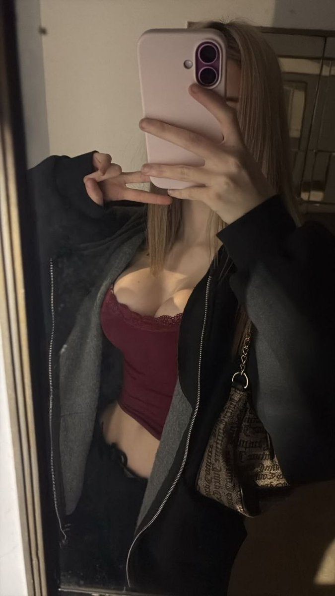 StarryElemtron's tweet photo. feeling a little too good in this fit, want to show more?🫶 https://t.co/sCBIvGY10N