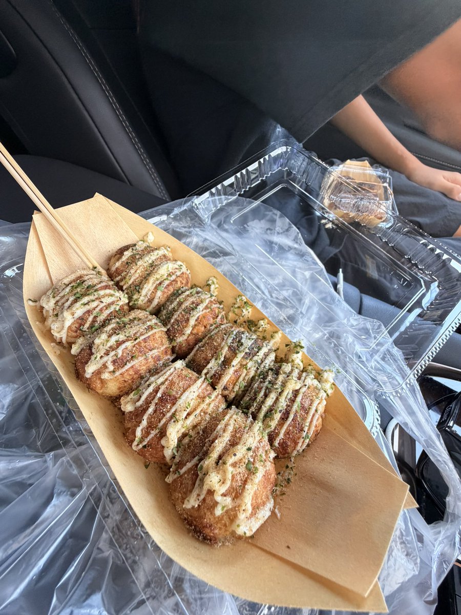 hiri0511's tweet photo. 墓参りついでにずっと気になってた
たこ焼き屋えでんへ
噂どおり、マヨしお旨し！

今後のタコパは塩になりそう
#たこ焼き屋えでん https://t.co/DQmfqEaZOs