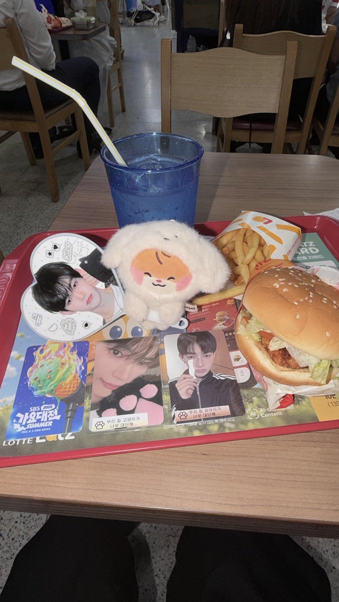 iliiiiikeu's tweet photo. 공짜라면 갈만한..😅 https://t.co/5qvRaQYV0c