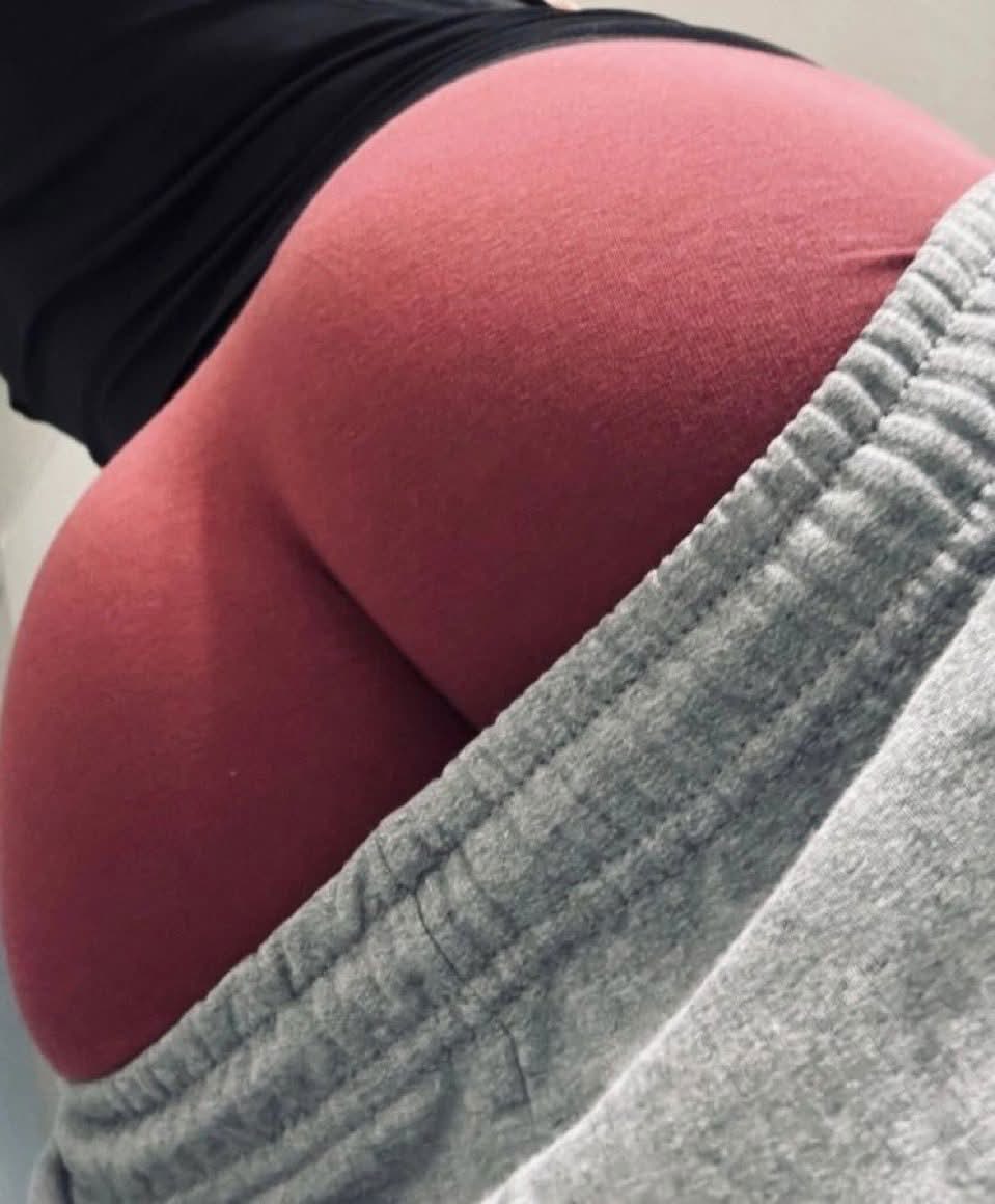 Angel_Triples's tweet photo. 筋トレで鍛えた🍑すき？ https://t.co/BxGGNfmcKA