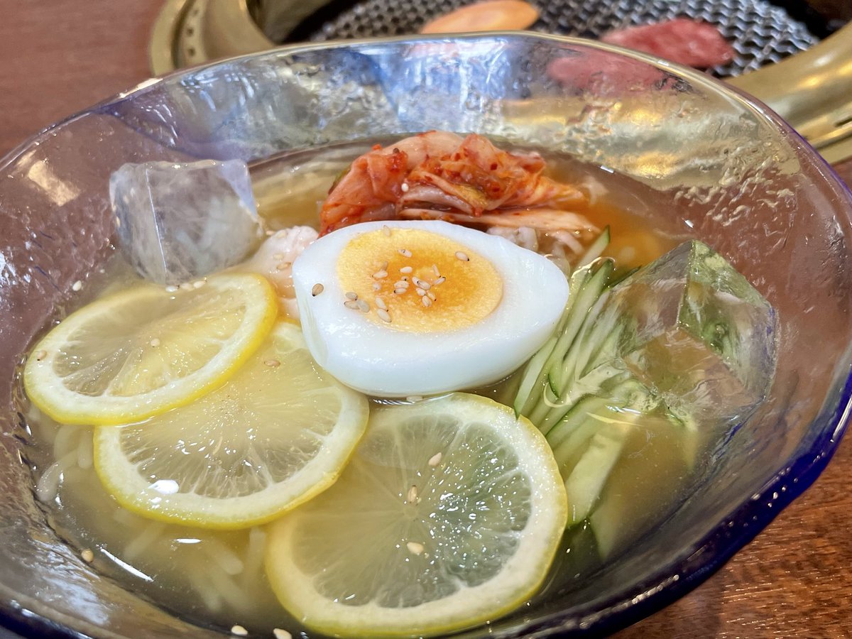 shosuke6th's tweet photo. やってきちゃった月曜日😝
明日休みなのが救いです🥲
さて
世間さまはお盆休み中だというのに
電話も突然の来客も💦
今日は上司も部下もいないから
ワンオペきついです

ランチは焼肉にしました🐮
スタミナつけて乗りきります💪 https://t.co/gBMN2iGU5N