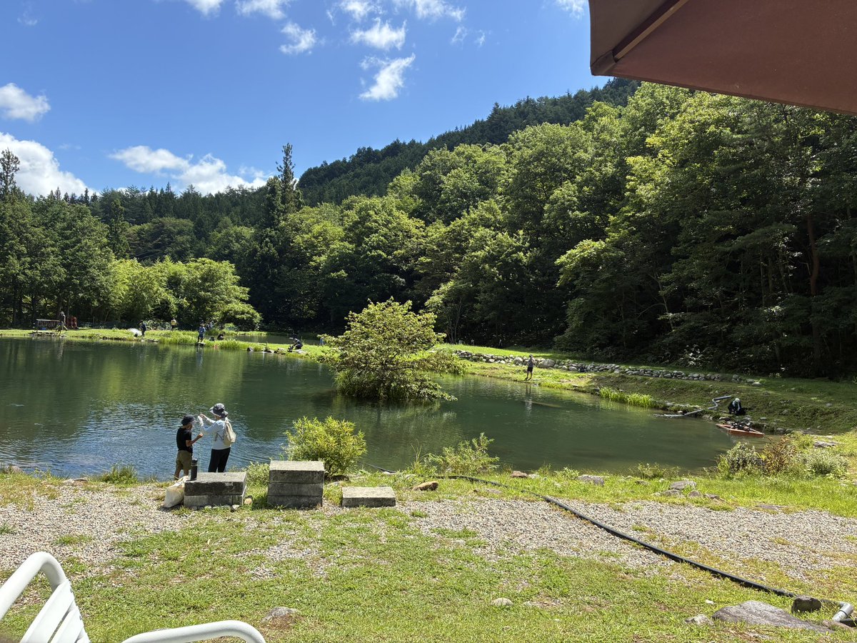 K_EX400G's tweet photo. 鱒蔵来てます
暑いです
釣りできません https://t.co/I5dWRtuViE