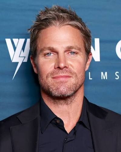 TheBAU_'s tweet photo. Alex Jackson @AlexJacksonRP 

He is a former police detective for Gotham City and worked under James Gordan. He was married once to a woman named Skylar who was gunned down one evening. 

He seeks vengeance against the person who killed her. https://t.co/5wGX7Q6gSF