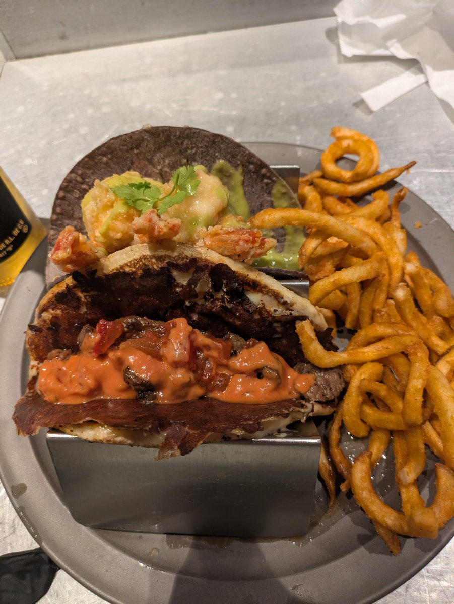 GREAT_NOODLEMAN's tweet photo. ギャハハハ！！
TACOS！ https://t.co/LtOBaJrjKd
