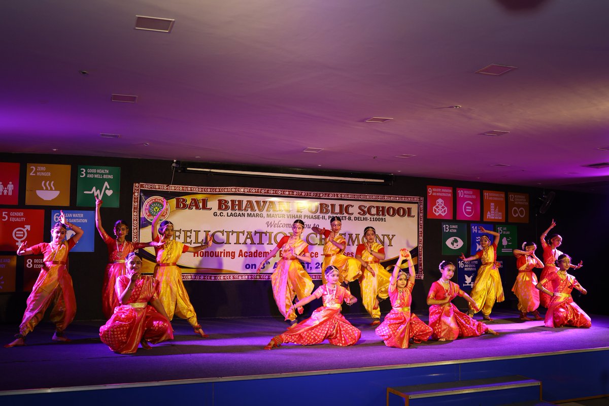 BBPSMV's tweet photo. 🏆 Celebrating Excellence | Felicitation Ceremony 2025–26 🏆

A proud moment at Bal Bhavan Public School, Mayur Vihar-II, as we felicitated our outstanding Class X &amp; XII Board Achievers of Session 2025–26. 🎓✨ https://t.co/TvYdwWqi9A