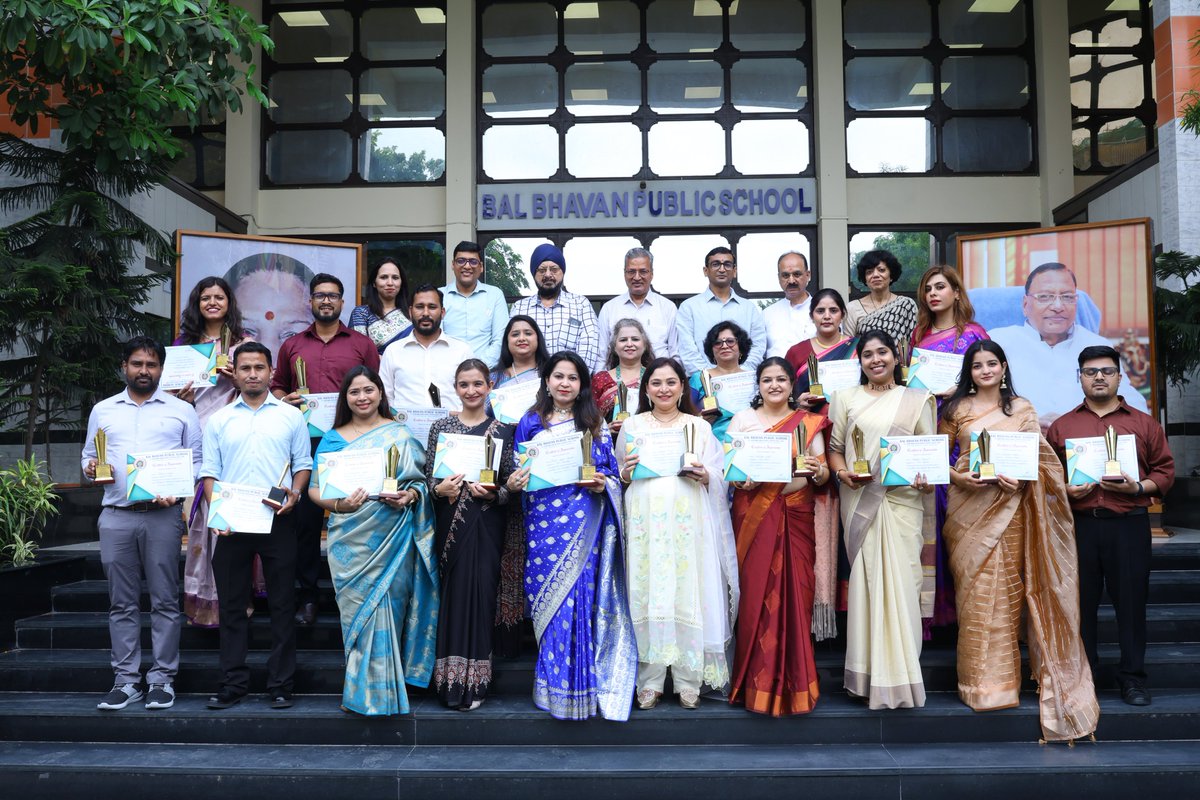 BBPSMV's tweet photo. We were honoured to welcome Sh. Karanjeet Vadodaria, District Magistrate, East Delhi, as the Chief Guest, whose inspiring presence added to the significance of the occasion. https://t.co/HRt0mtzGHV