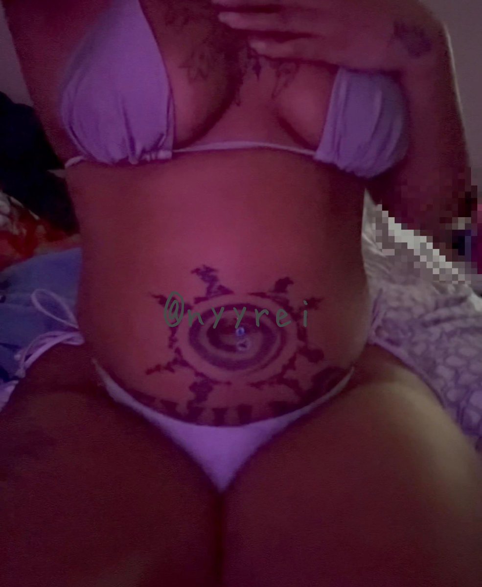 nyyreii's tweet photo. #nsfwtwt . . did my thighs get bigger?? !!😋 https://t.co/0rXuHdvYs5