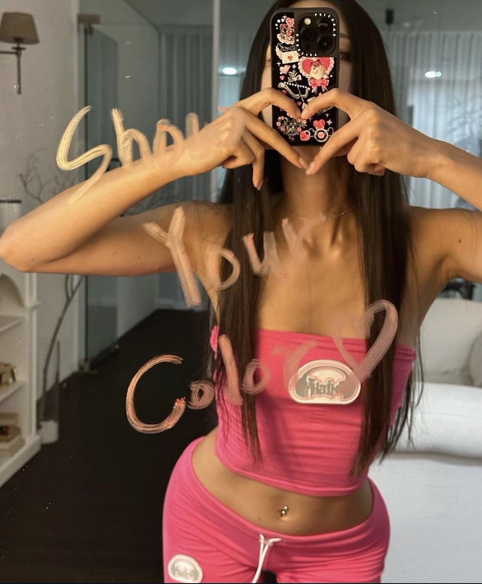 ImNotInNycLol's tweet photo. For 20 bucks I can dm you the one I dont want them to post cant do it for the freeskies… BUT HERES TWO THEY CAN :3 HIIII https://t.co/teKL1NLU8F
