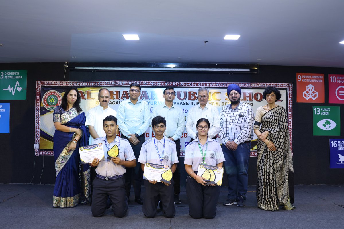 BBPSMV's tweet photo. The ceremony also celebrated our dedicated teachers, whose guidance, commitment and tireless efforts contributed to these remarkable achievements. 👩‍🏫👨‍🏫💐

Congratulations to our achievers, teachers and proud parents! https://t.co/4xgxgtclRs