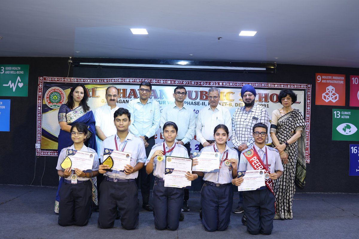 BBPSMV's tweet photo. The ceremony also celebrated our dedicated teachers, whose guidance, commitment and tireless efforts contributed to these remarkable achievements. 👩‍🏫👨‍🏫💐

Congratulations to our achievers, teachers and proud parents! https://t.co/4xgxgtclRs
