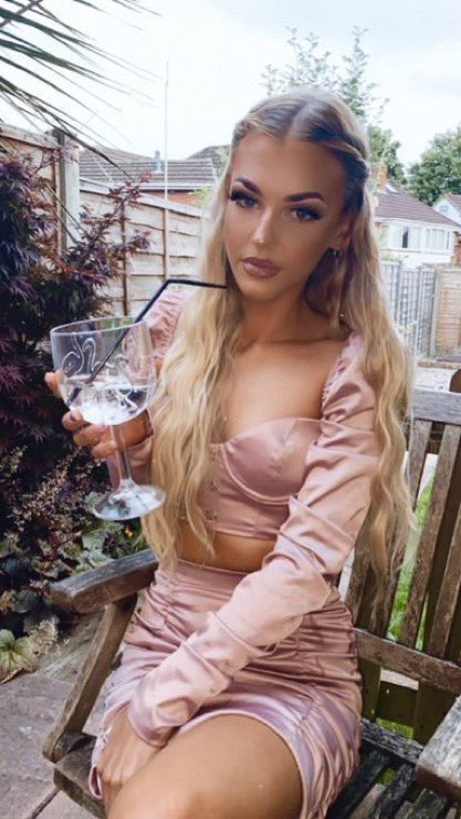 Oldsmithyd's tweet photo. Humiliated and destroyed another pathetic sissy cuck … he was so weak and begging for me to expose his gorgeous IRL Charlotte - 25!
Everybody comment what you think of her!
DM with your IRL submissions
#wankbattle #wankchat #irls #sexy #cuck #perv #brat #bop #horny #wife #sissy https://t.co/e5F0H1AR6W