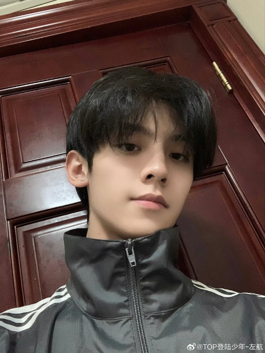 TF3rd_Peru's tweet photo. |[08/09/26]|•Actualización de #ZuoHang en su cuenta de Weibo

Revisando el estado del sistema a diario, estado de hoy: Mientras seas
#加点zuo料

🖇️https://t.co/ufz0gqaQEQ

#左航 #TFFamily #TF家族 #TransfOrmProject #TOP登陆少年 #登陆少年组合 https://t.co/Tr7hr6FHYe