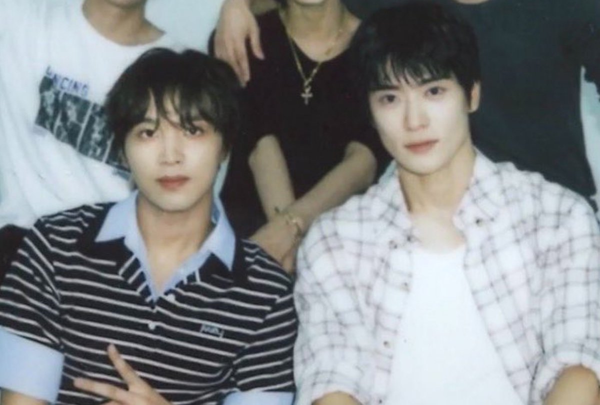 Ephemeral520's tweet photo. Mau dong kerja bareng pacar kaya jaehyuck 🤤 https://t.co/M7MEU56KaH